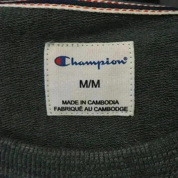 Champion  sweater - Picture 2 of 3
